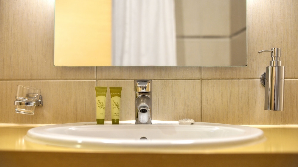 Economy Suite - Photo 20