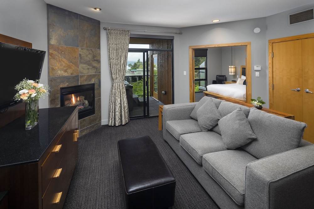 Brentwood Suite - Photo 2