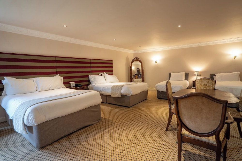 Family Double Room, Multiple Beds photo 2