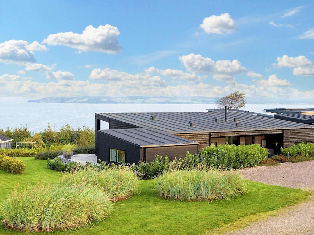 House photo 2
