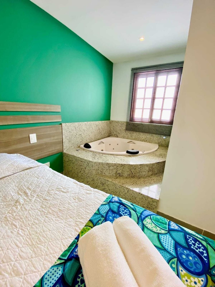 Deluxe Double Room, Hot Tub photo 3