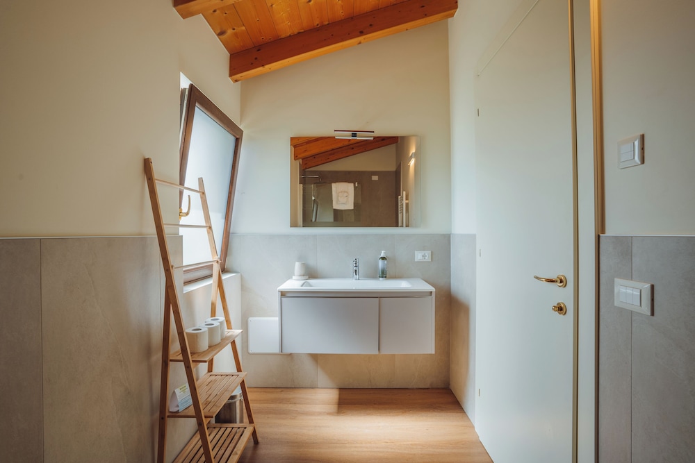 Superior Triple Room, Garden View photo 3