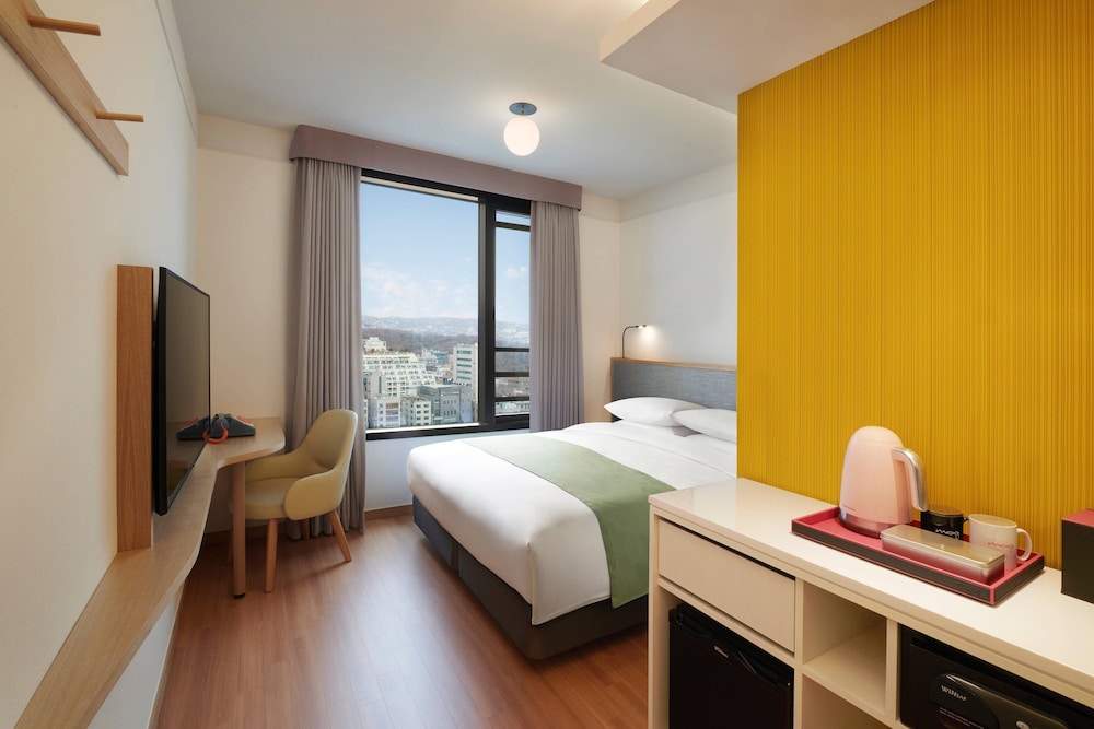 Room, 1 Double Bed, City View photo 1
