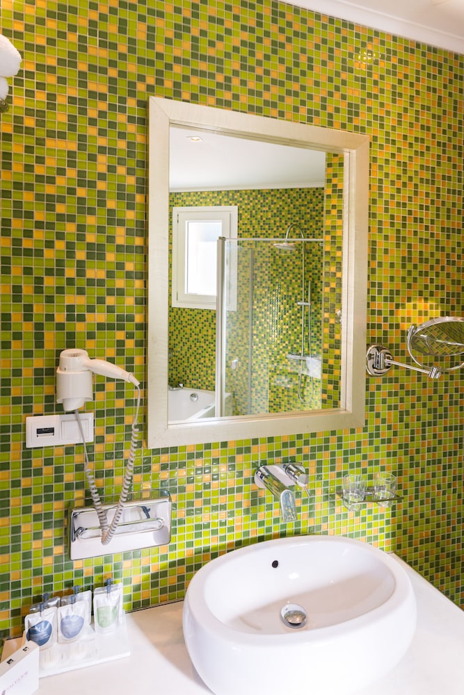 Ambassador Suite photo 2