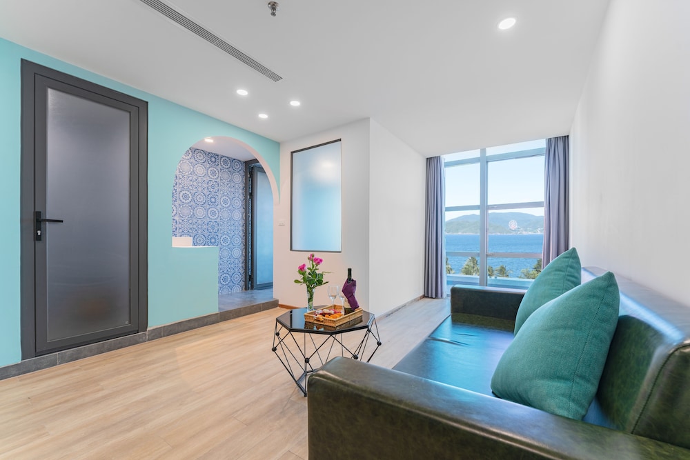 Classic Suite, Sea View - Photo 6