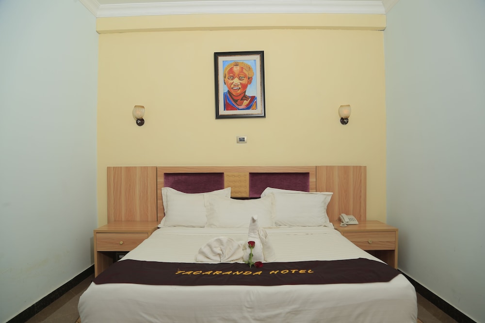Classic Twin Room, 1 Bedroom, Non Smoking, Partial Lake View photo 2