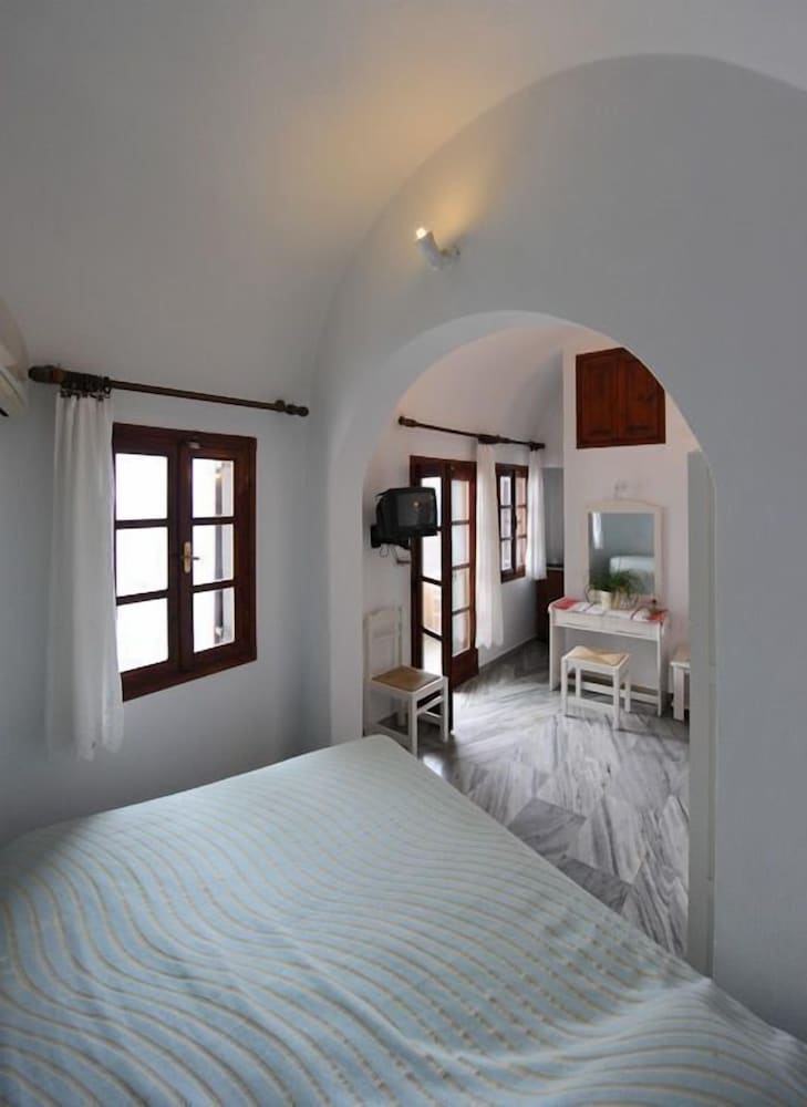 Executive Room - Photo 1