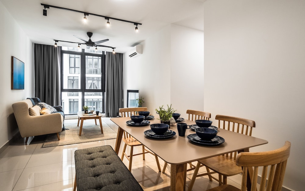 Three Bedroom Apartment - Photo 19