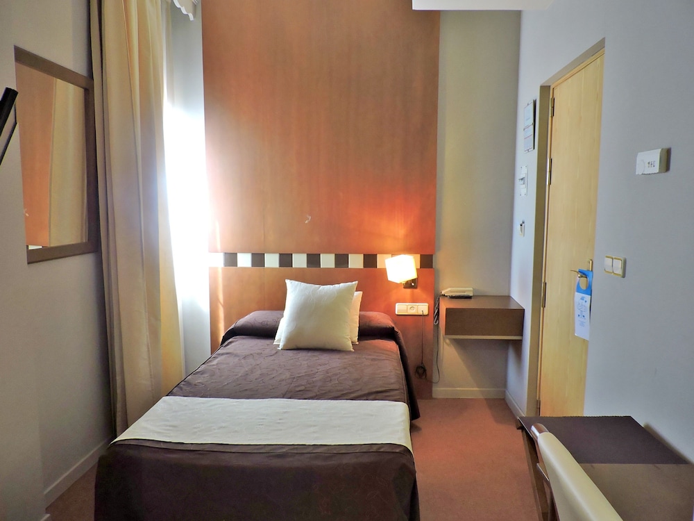 Single Room photo 2