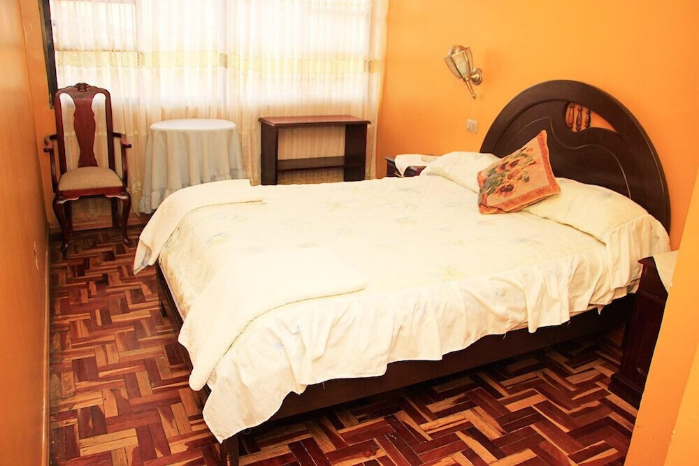 Double Room, 1 Double Bed, Shared Bathroom photo 2