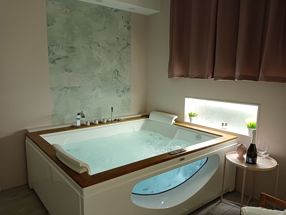 Deluxe Room - Photo 1