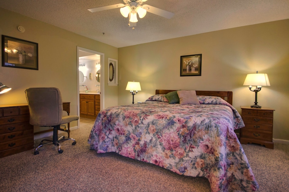 Standard Condo, 2 Bedrooms, Ensuite, Garden View