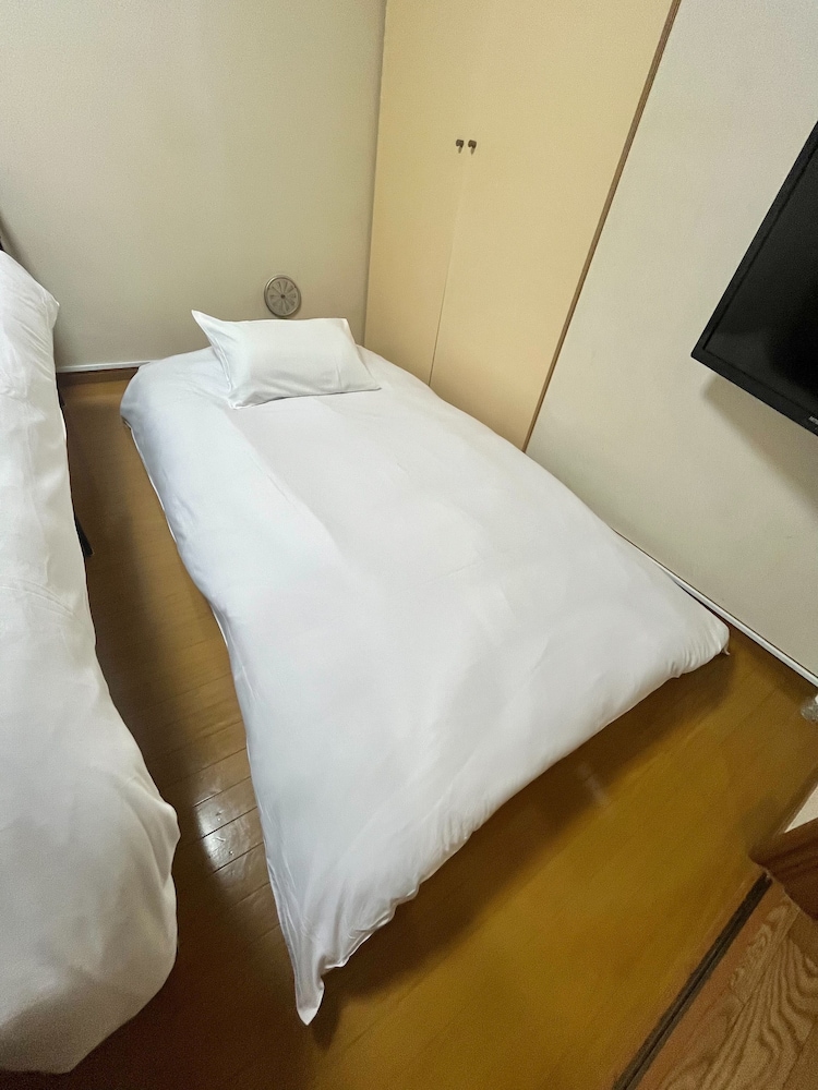 Basic Triple Room, 1 Bedroom, Non Smoking photo 1