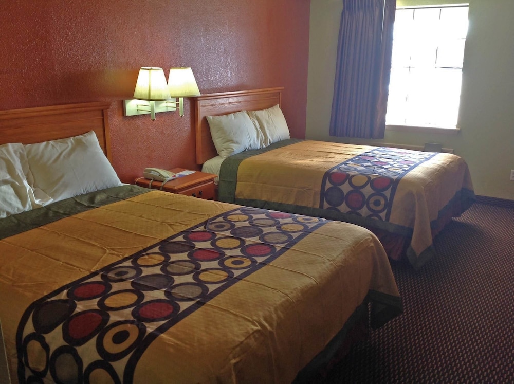Room, 2 Double Beds, Smoking - Photo 4