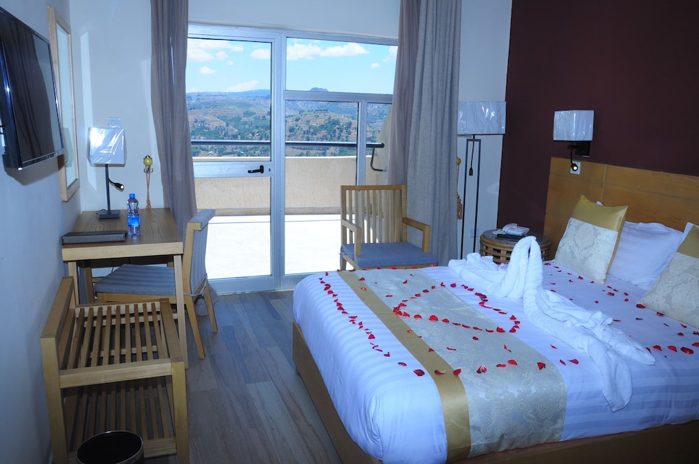 Deluxe Suite photo 1