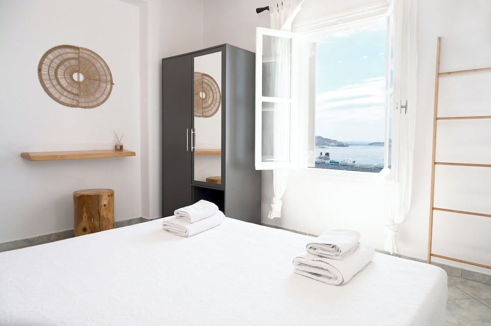Honeymoon Suite
