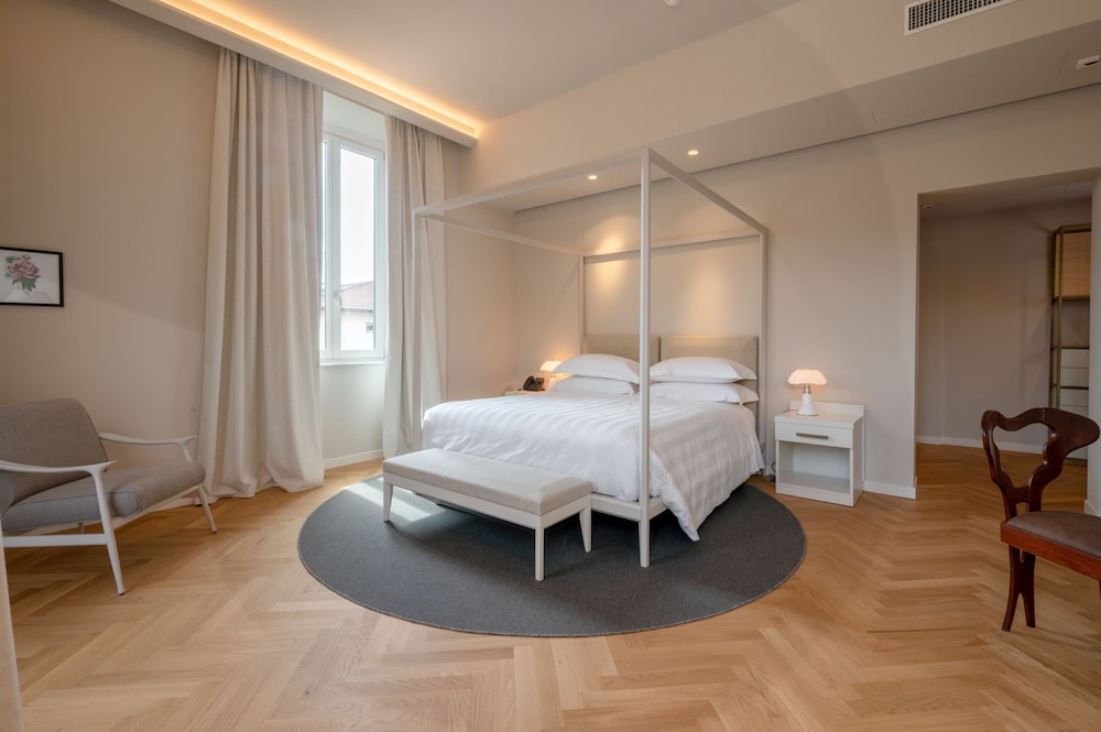 Luxury Condo photo 3