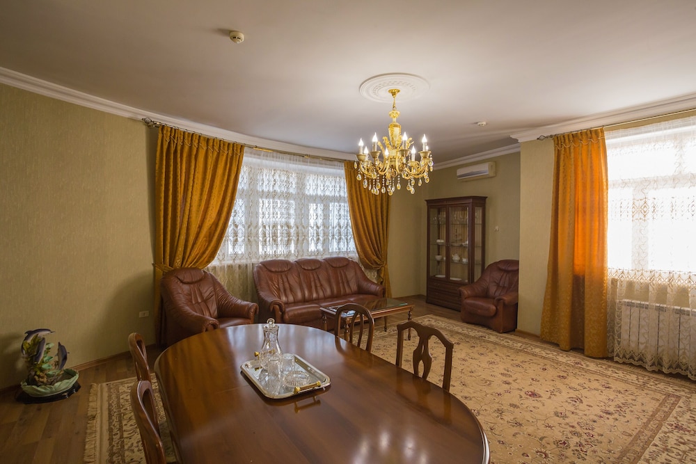 Luxury Suite