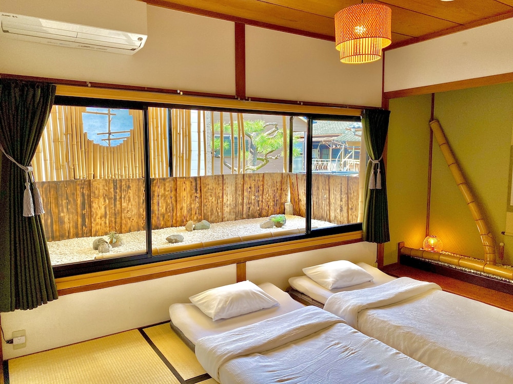 Japanese Style Room, 3 People (Shared bathroom and toilet) Check-in 5PM to 9PM