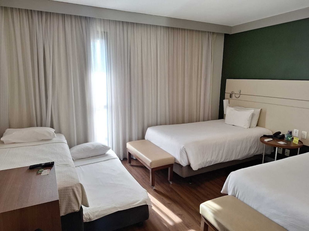 Luxury Quadruple Room - Photo 2