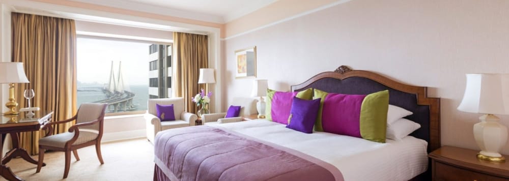 Deluxe Room, 1 King Bed - Partial Sea View