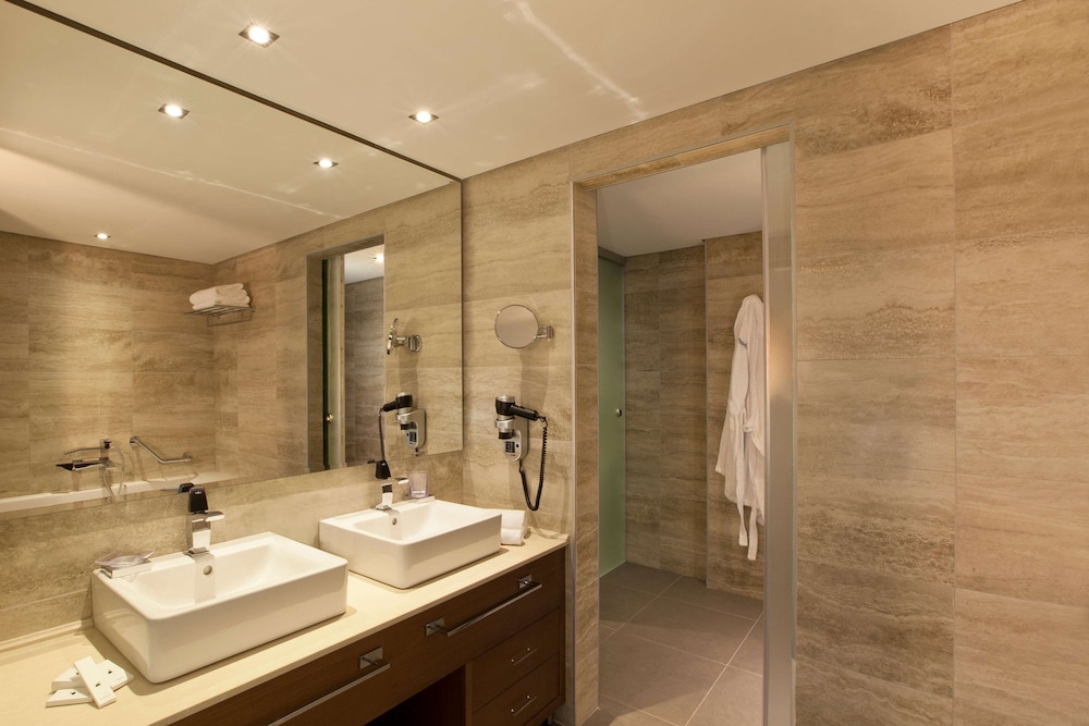 Junior Suite, Private Pool, Partial Sea View - Photo 4