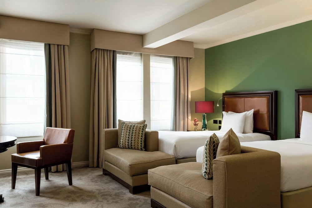 Royal Suite, 3 Bedrooms thumbnail 6
