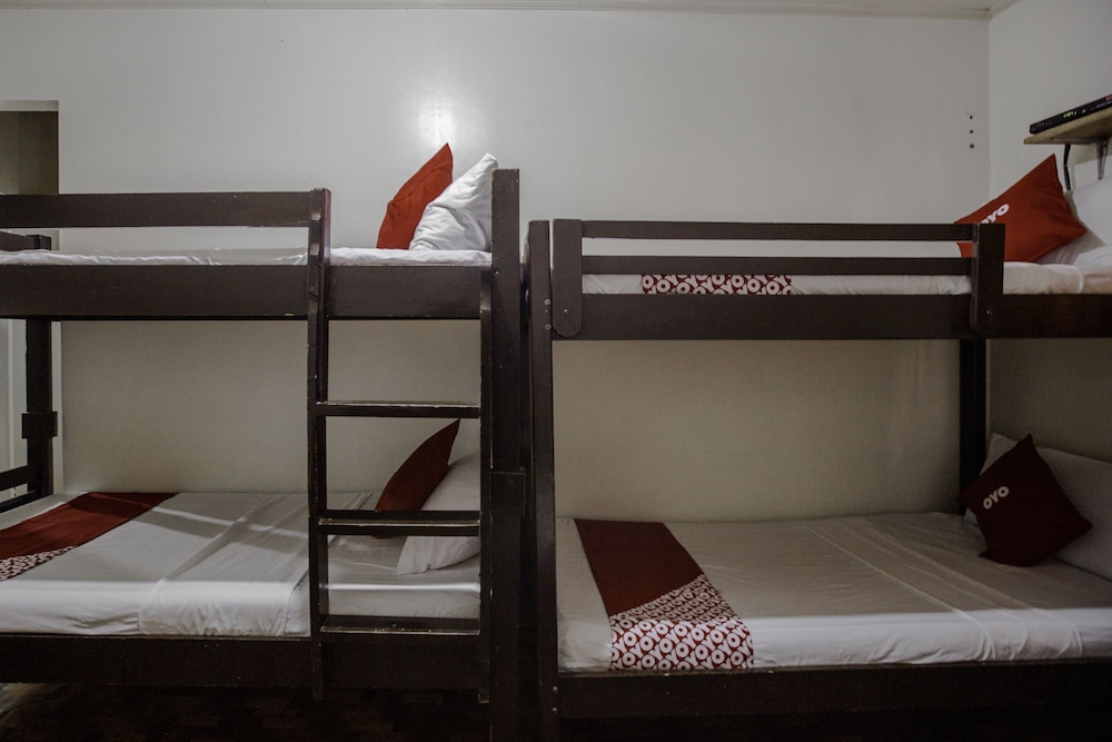 Deluxe Room, Multiple Beds photo 2
