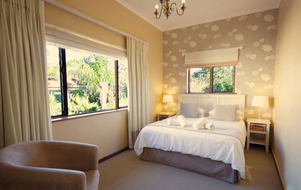 Luxury Suite, 1 Bedroom (Balcony Suite)