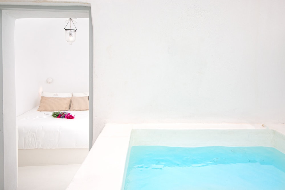 Junior Cave Suite with Hot Tub and Caldera View (Lily) photo 3