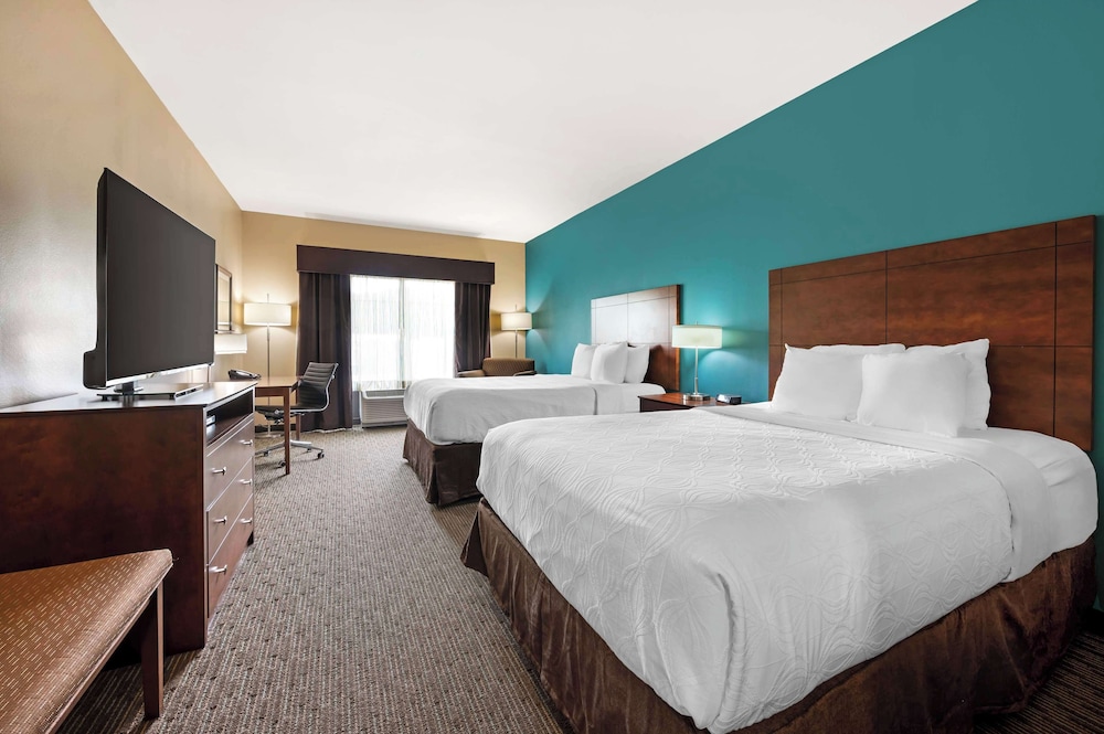 Standard Room, 2 Queen Beds, Accessible, Refrigerator & Microwave photo 1