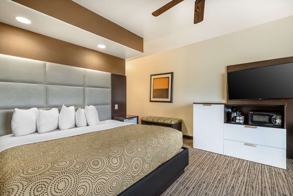 Suite, Multiple Beds, Non Smoking, Kitchenette (Living Room)