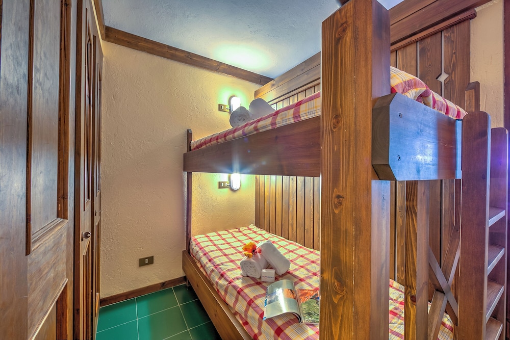 Family Studio, Mountainside (Grange Hike & Ski - 42D Sestriere) photo 1