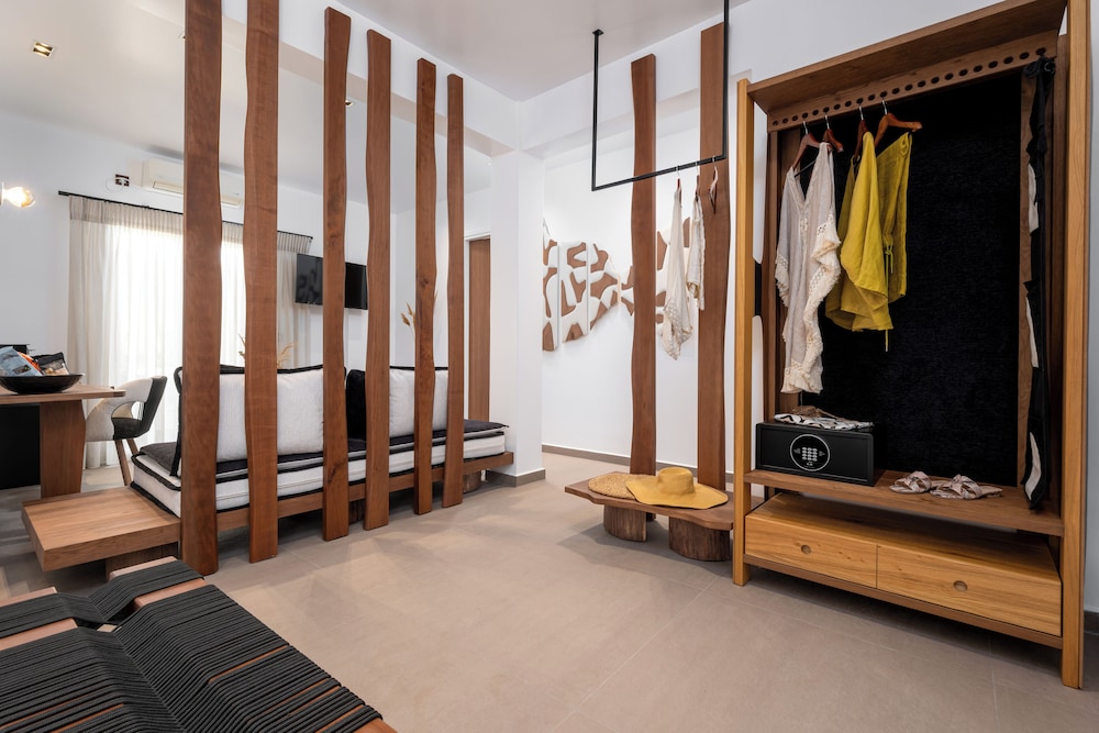 Deluxe Studio Suite photo 2