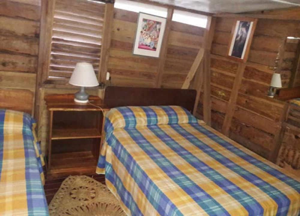 Basic Cabin, 2 Double Beds, Garden View