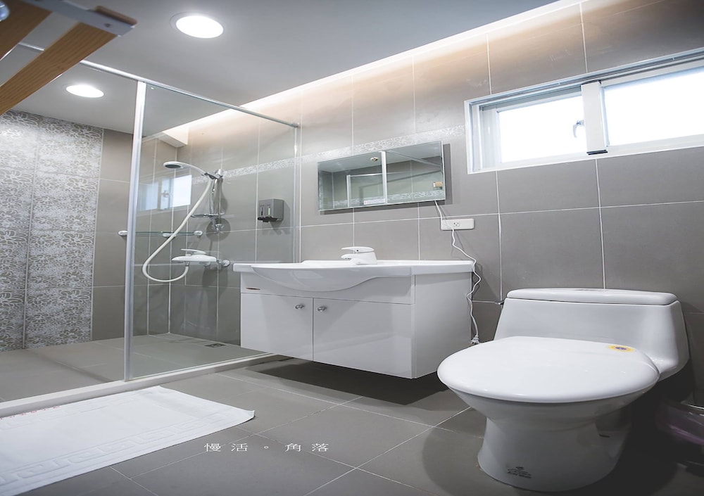Double Room (Corner 301) photo 2