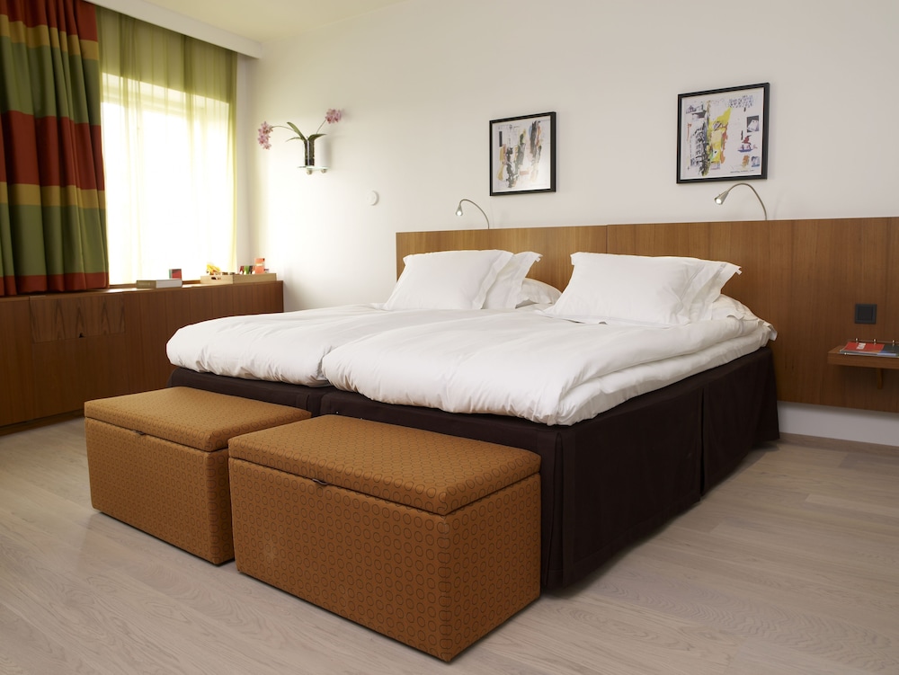 Standard Twin Bed - Photo 1