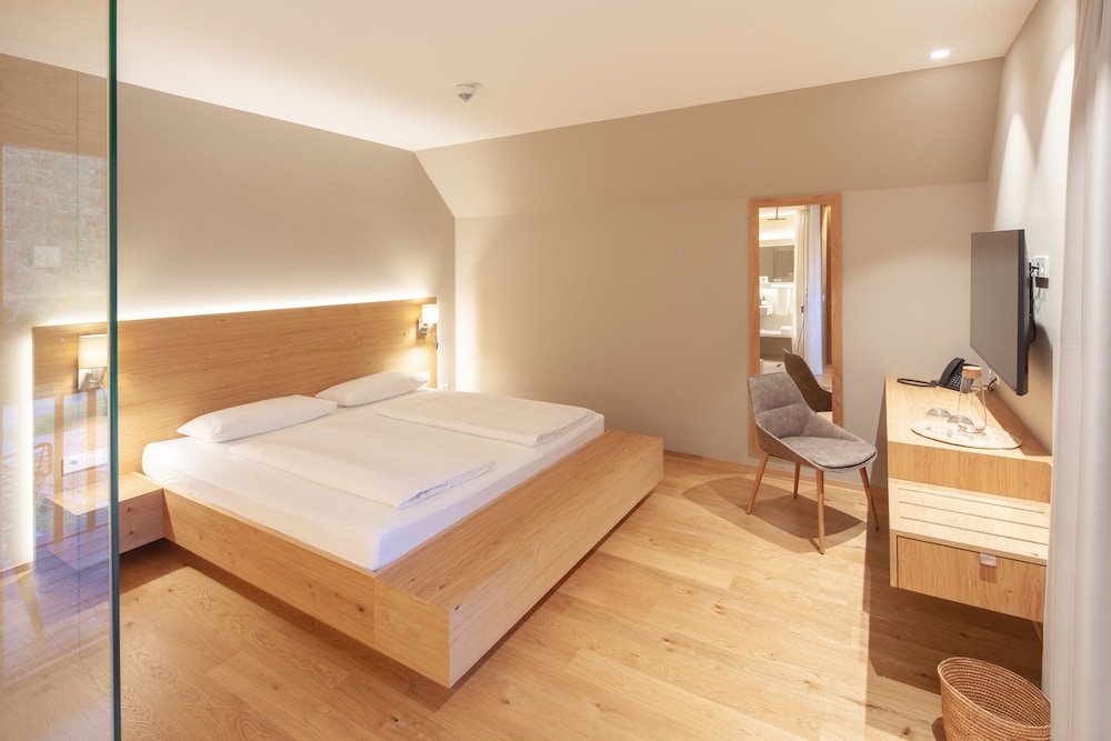 Basic Double Room