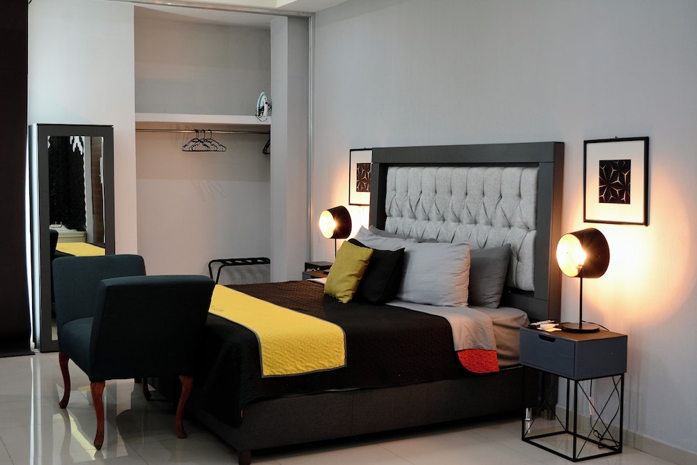 Exclusive Suite, Jetted Tub, City View photo 1