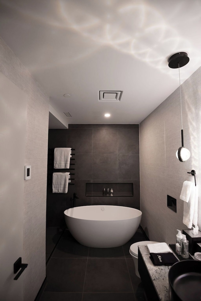 Signature Room, 1 King Bed with Sofa bed, Non Smoking photo 2