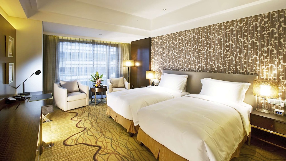Standard Room, 2 Twin Beds, City View
