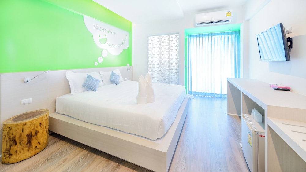 Standard Room, 1 King Bed - Photo 16