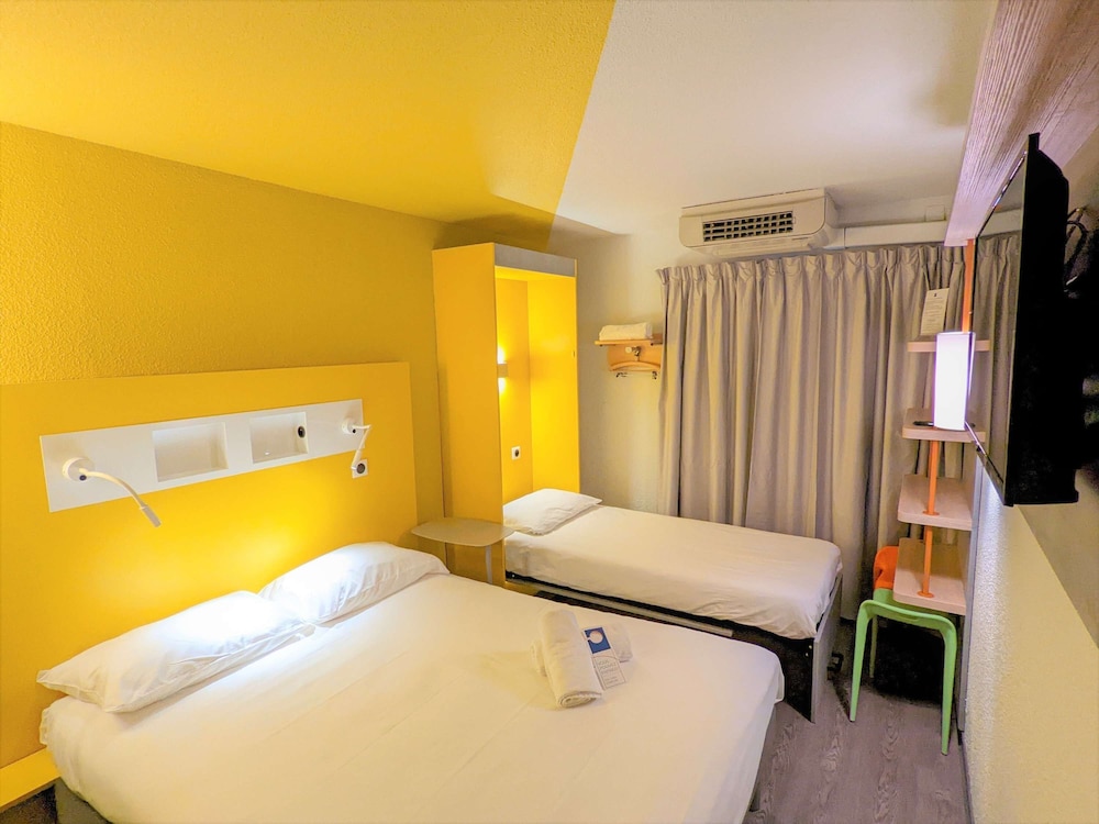 Twin Room, 2 Twin Beds photo 3