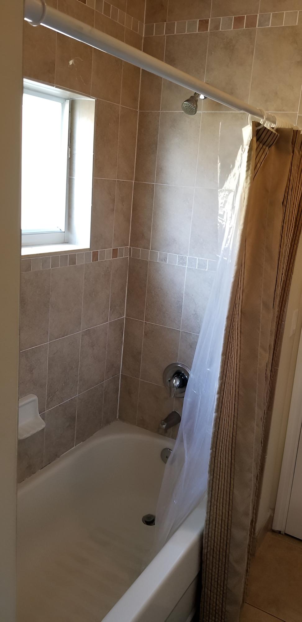 Comfort Room, Shared Bathroom photo 1