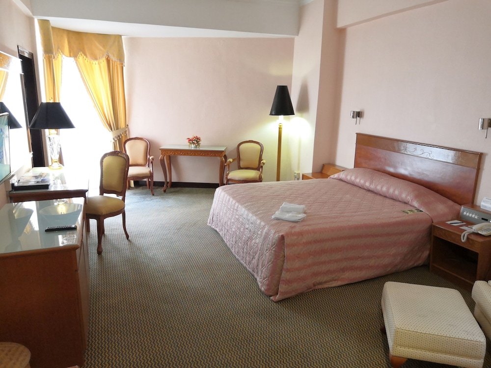 Executive Suite