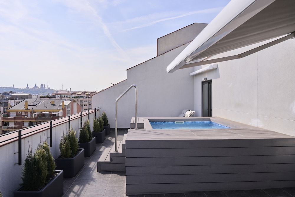 Suite, Private Pool thumbnail 6