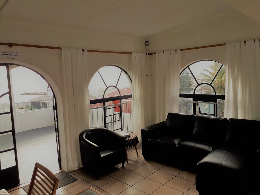 Comfort Apartment, 2 Bedrooms, Non Smoking, Ocean View photo 3