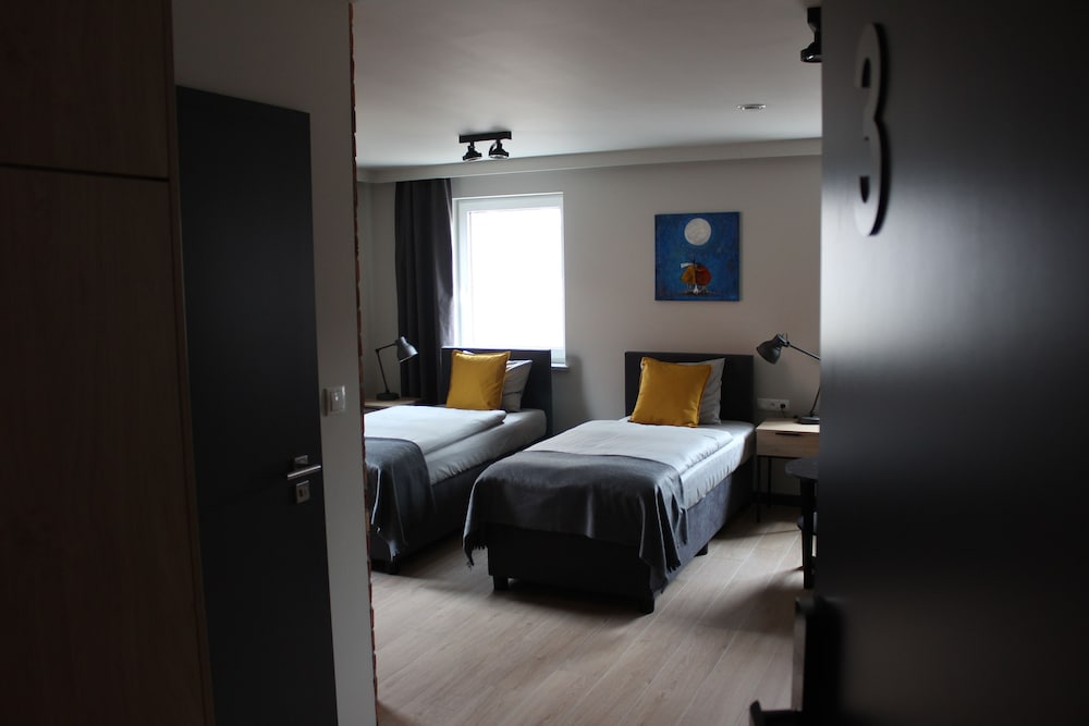 Traditional Studio Suite (5) photo 3