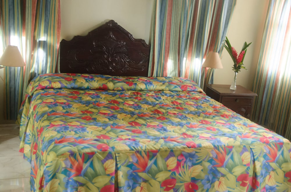 Comfort Double Room, 1 Queen Bed, Beach View, Garden Area