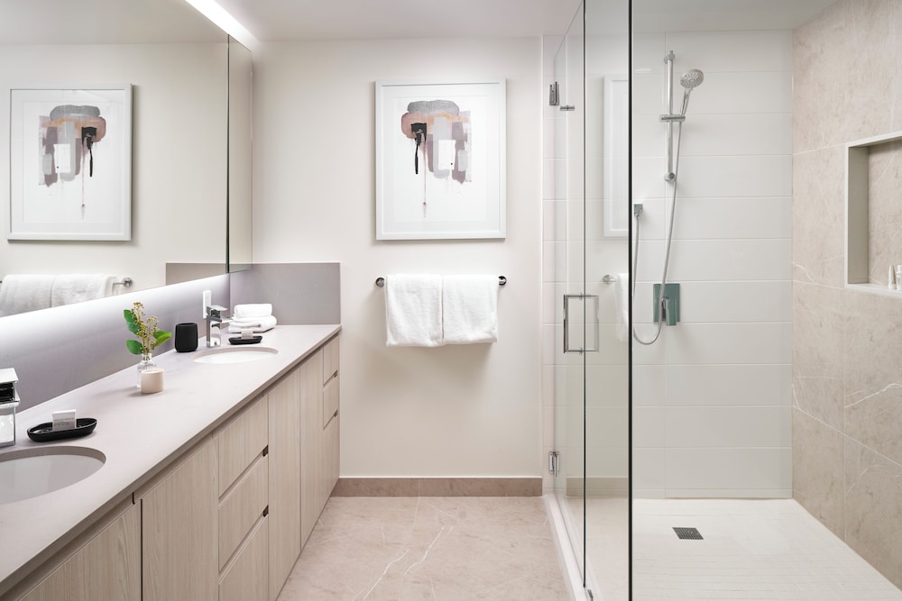 Suite, 3 Bedrooms (Sky)